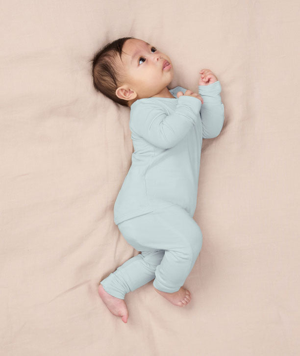 ergoPouch base layer for babies, featuring slim fit design for extra warm layer during sleep.