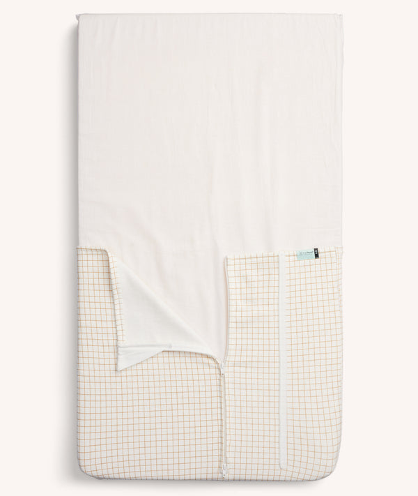 HugMe Blanket Caramel Grid unzipped